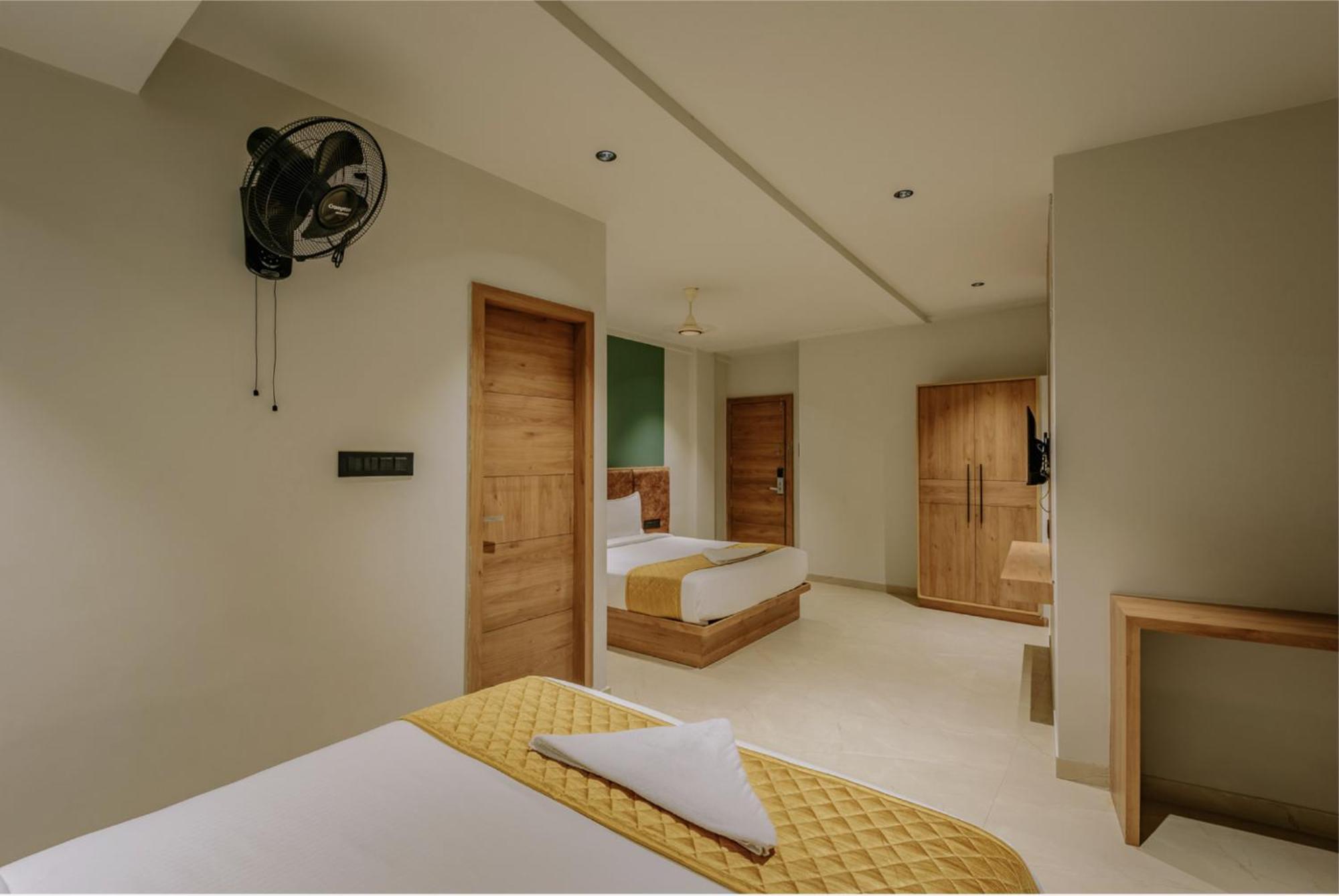 Hotel Beverly Plaza Kozhikode Exterior photo